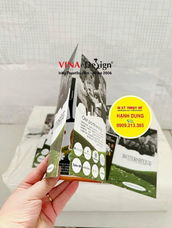 In brochure hội chợ giới thiệu sản phẩm socola thủ công, tờ gấp khổ A4 - INKTS3463