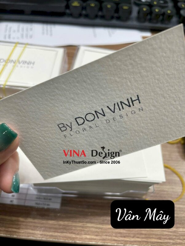 In card visit giấy mỹ thuật vân mây chức danh floral designer thiết kế hoa sự kiện - INKTS3497