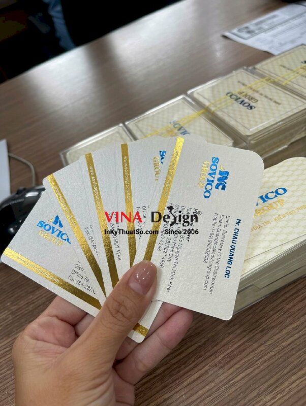 In name card ép kim chức danh Thư ký cấp cao Senior Secretary to the Chairwoman tập đoàn kinh tế đa ngành - INKTS3488