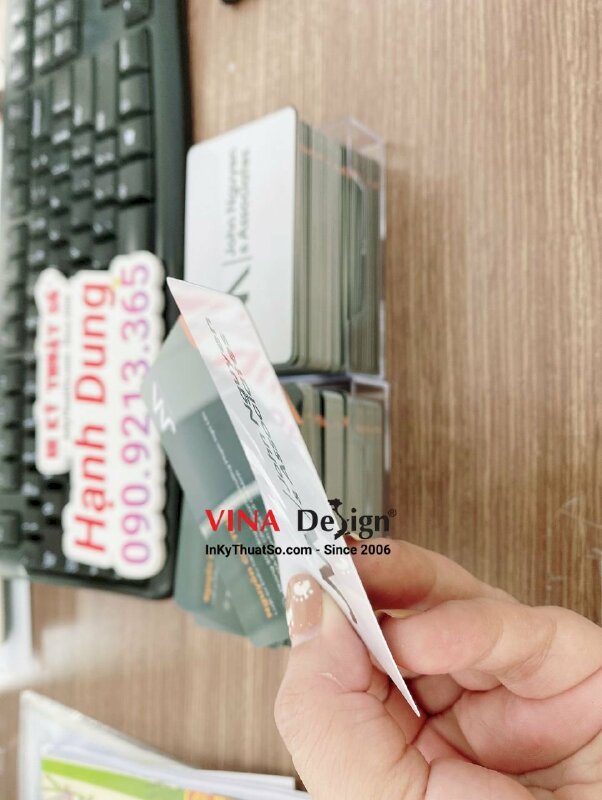 In name card nhựa bóng in 1 mặt, in name card luật sư điều hành - INKTS779