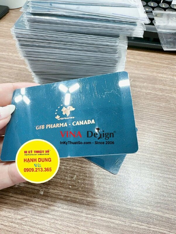 In name card nhựa chức danh Sales Director cho công ty sản xuất dược phẩm cho thú cưng - INKTS3511