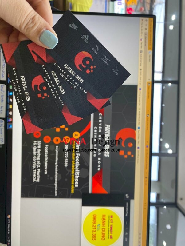In namecard giấy mỹ thuật K02, name card cửa hàng giày đá banh - INKTS907