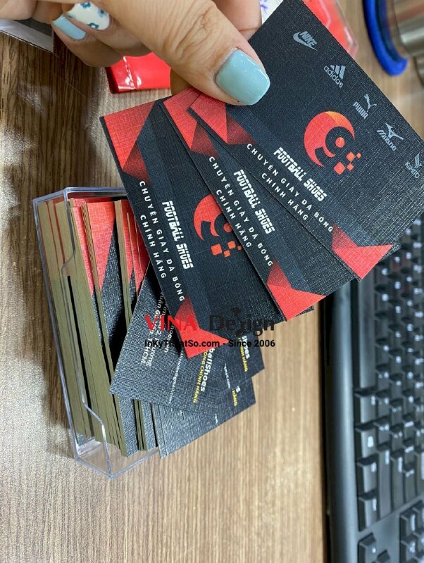 In namecard giấy mỹ thuật K02, name card cửa hàng giày đá banh - INKTS907