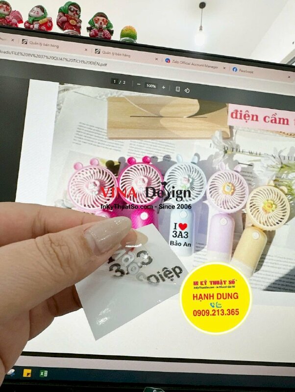 In nhãn UV DTF tên & chữ dán lên quạt cầm tay mini làm quà tặng học sinh lớp 3 - INKTS3455