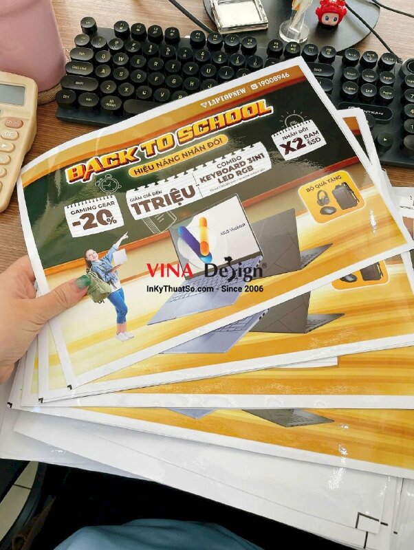 In poster decal dán kính cửa hàng máy tính laptop khuyến mãi mùa tựu trường Back to school - INKTS3542