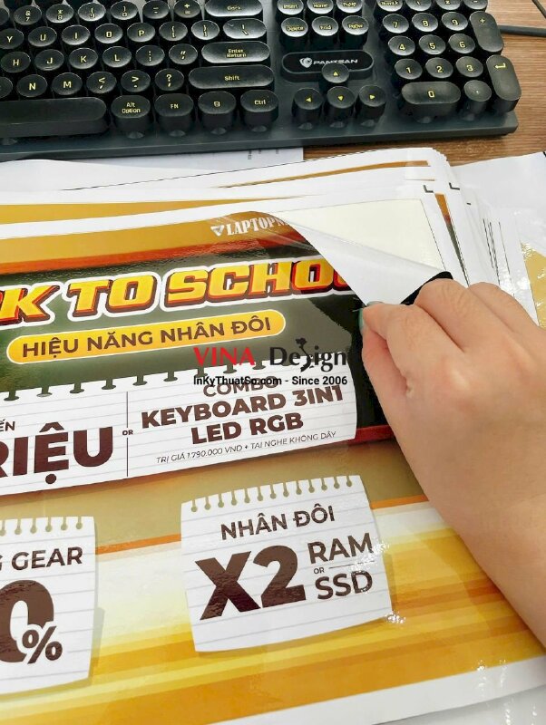 In poster decal dán kính cửa hàng máy tính laptop khuyến mãi mùa tựu trường Back to school - INKTS3542
