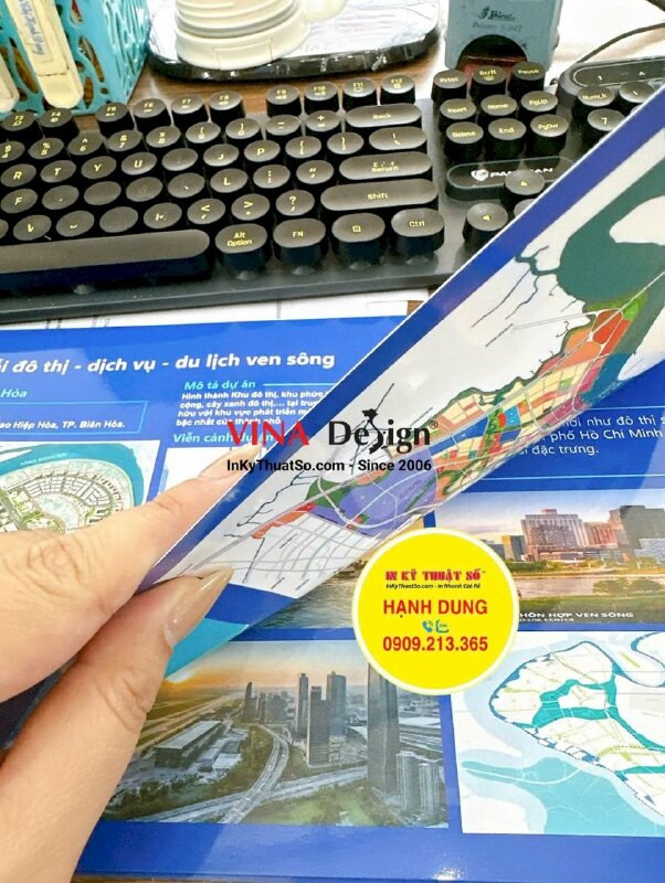In quyển catalogue giới thiệu dự án bất động sản, gáy lò xo dễ lật mở - INKTS3482