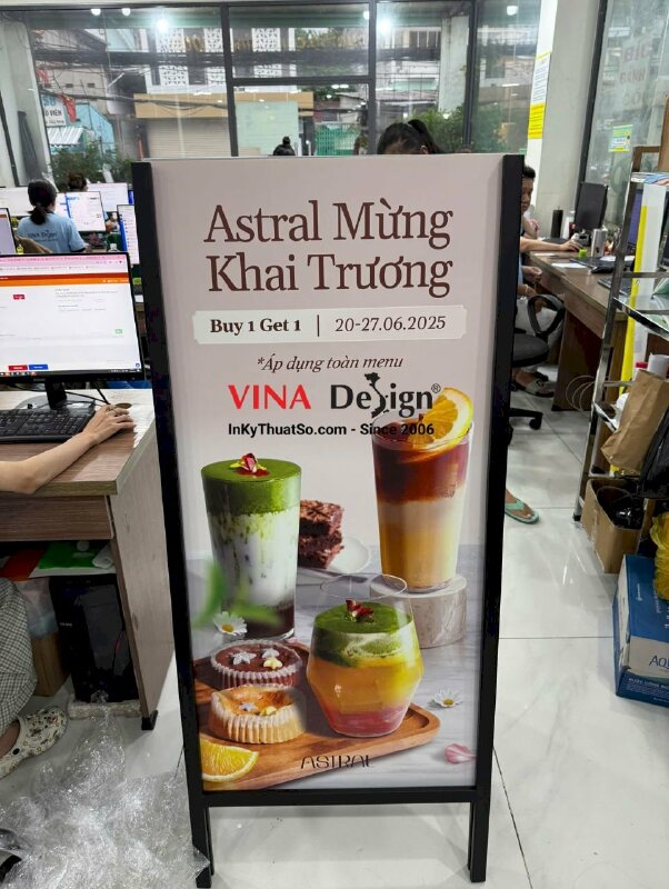 In standee chân sắt chữ A mừng khai trương quán Café & Patisserie (bánh ngọt) - INKTS3495