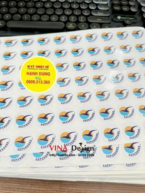 In tem dán áo logo cho sự kiện công ty tàu cao tốc, tem tròn 3cm decal sữa - INKTS3462