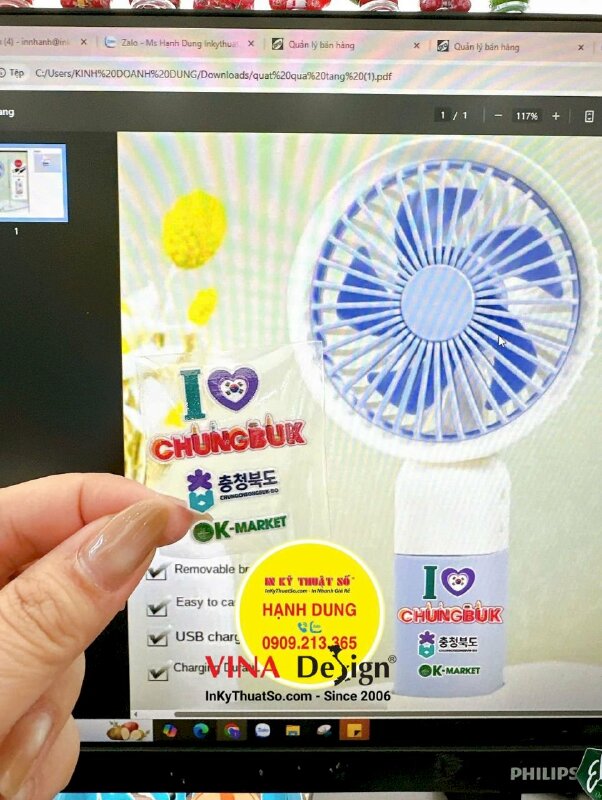 In tem nhãn UV DTF logo dán lên quạt cầm tay mini làm quà tặng cho khách hàng - INKTS3476