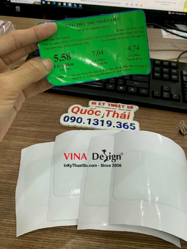 In tem tiêu thụ nhiên liệu, in Decal dán ngược lên cửa kính xe hơi - INKTS913