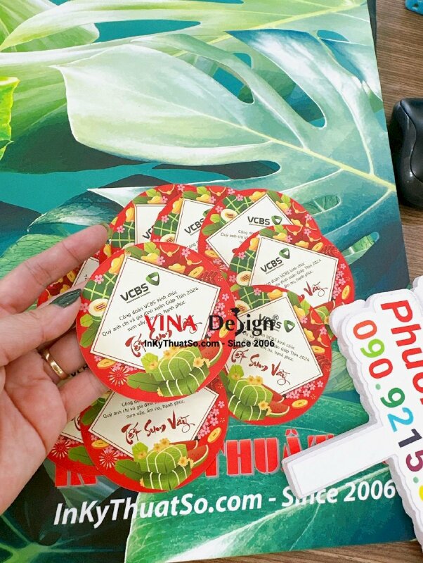 In tem treo tròn gắn giỏ hộp quà Tết, tem giấy tròn chúc Tết sum vầy - INKTS1095