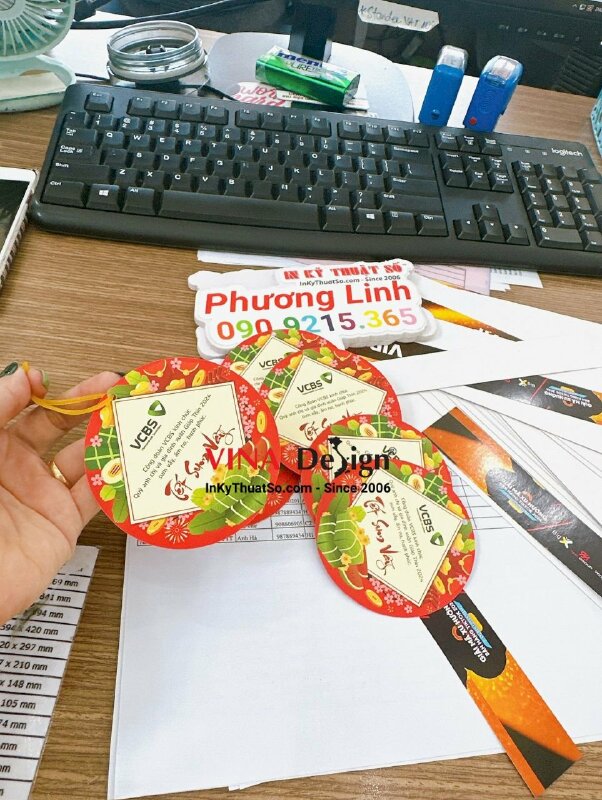 In tem treo tròn gắn giỏ hộp quà Tết, tem giấy tròn chúc Tết sum vầy - INKTS1095