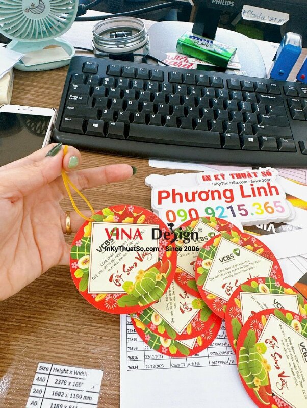 In tem treo tròn gắn giỏ hộp quà Tết, tem giấy tròn chúc Tết sum vầy - INKTS1095