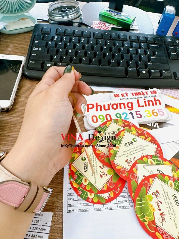 In tem treo tròn gắn giỏ hộp quà Tết, tem giấy tròn chúc Tết sum vầy - INKTS1095