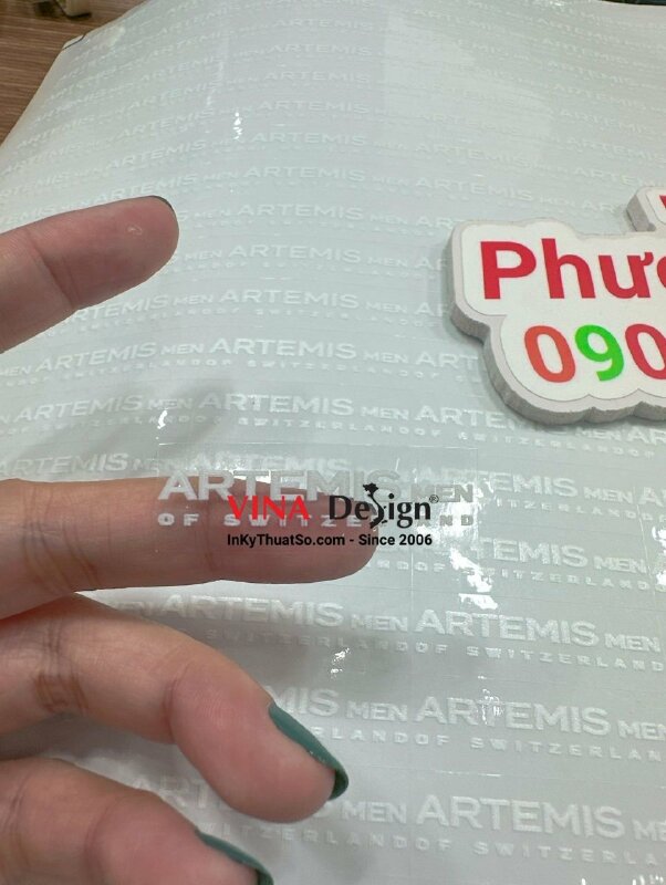 In tem trong suốt giá rẻ, in UV decal trong mực trắng chữ trắng - INKTS544