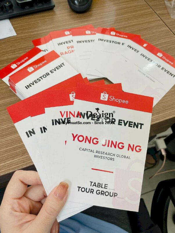 In thẻ staff sự kiện Investor event dành cho nhà đầu tư cho công ty công ty thương mại điện tử (e-commerce) - INKTS3465