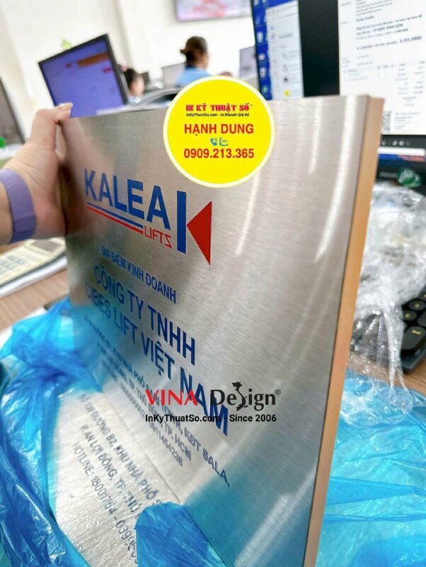 In UV inox xước ăn mòn, ốp đế Mica 10li làm bảng hiệu địa điểm kinh doanh công ty - INKTS3477
