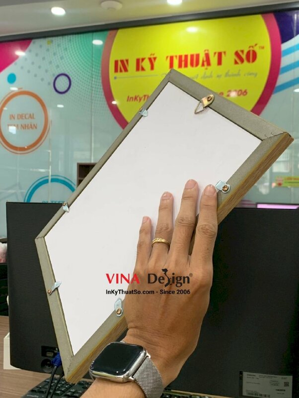 Tranh PP cán format, đóng khung gỗ treo tường, tranh bình hoa nghệ thuật - INKTS626