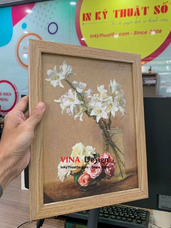 Tranh PP cán format, đóng khung gỗ treo tường, tranh bình hoa nghệ thuật - INKTS626