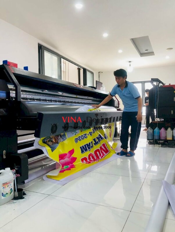 In biển bạt gian hàng phục vụ nước cho nhóm thiện nguyện Phật giáo, banner treo chất liệu bạt Hiflex - INKTS3104