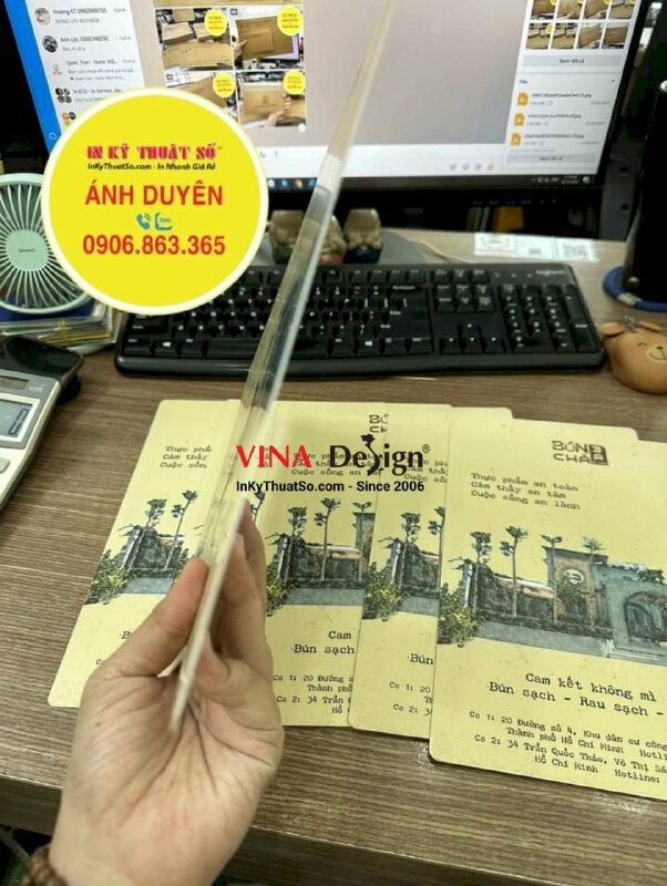 In menu nhựa PVC chống nước dạng tấm cầm tay quán bún chả - INKTS819