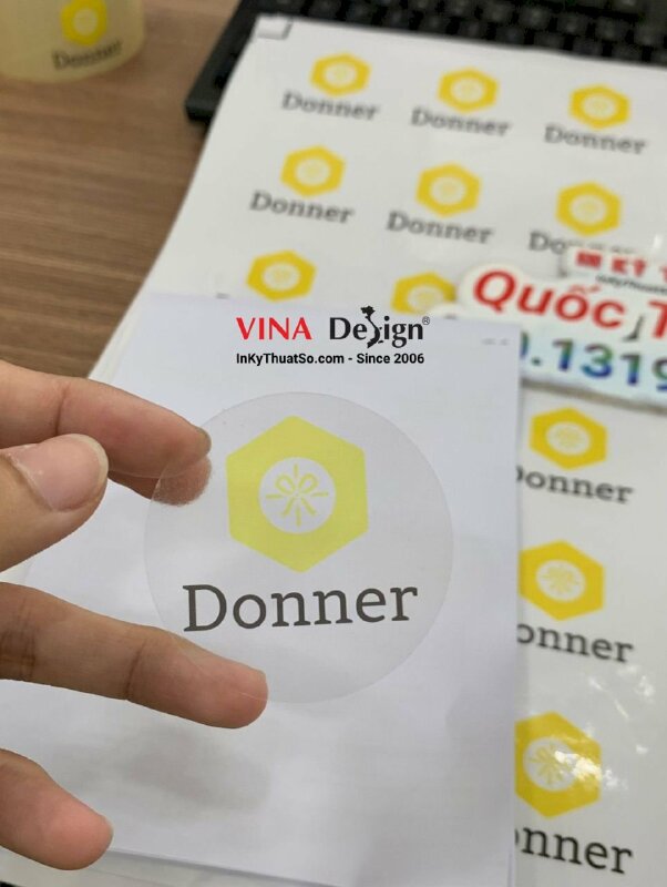 In nhãn Decal trong logo công ty quà tặng doanh nghiệp - INKTS973