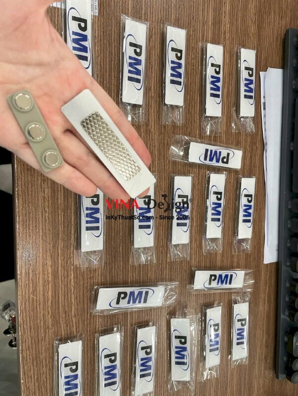 In nhựa đổ keo bảng tên logo công ty dịch vụ tư vấn Agency tư vấn - INKTS3591