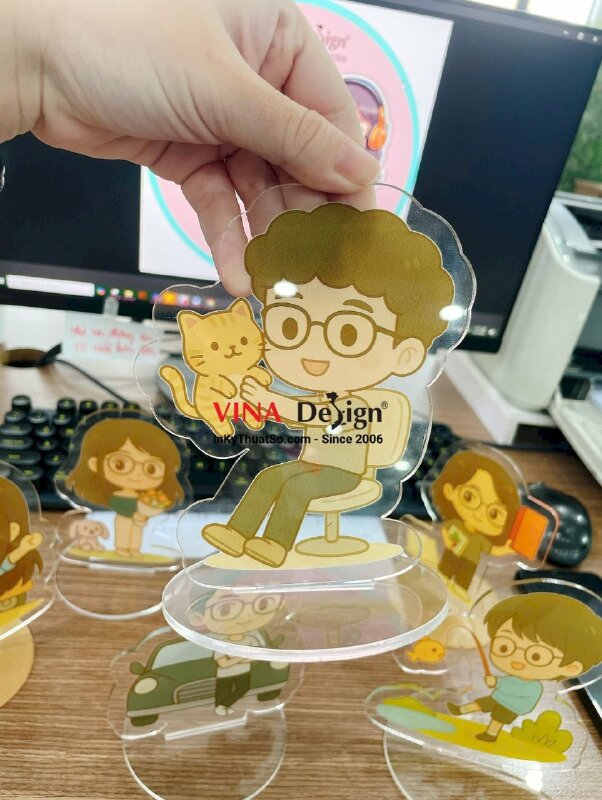 In standee Mica đồ án tốt nghiệp nhân vật chibi, in UV ngược 1 mặt - INKTS3564