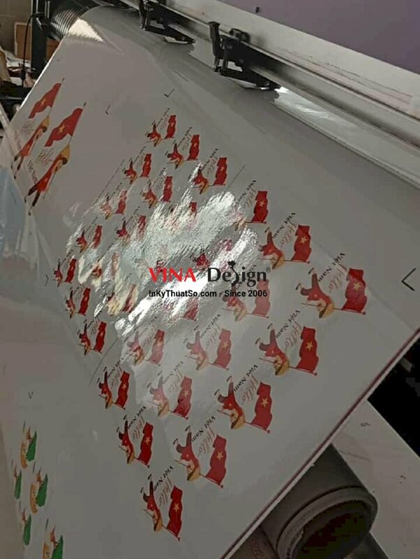 In sticker Tết Trung thu, sticker cậu bé cầm cờ Hello Việt Nam, tem Decal sữa có bế theo viền - INKTS1994