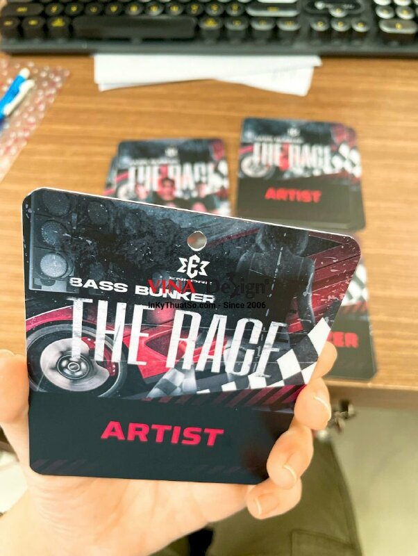In thẻ đeo sự kiện, thẻ nhựa staff, nhân viên sự kiện Hard Dance - INKTS3590