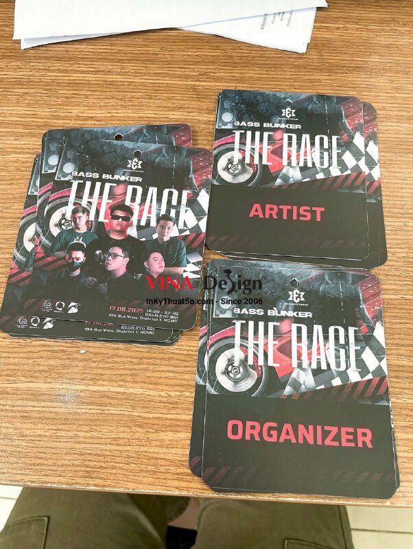 In thẻ đeo sự kiện, thẻ nhựa staff, nhân viên sự kiện Hard Dance - INKTS3590