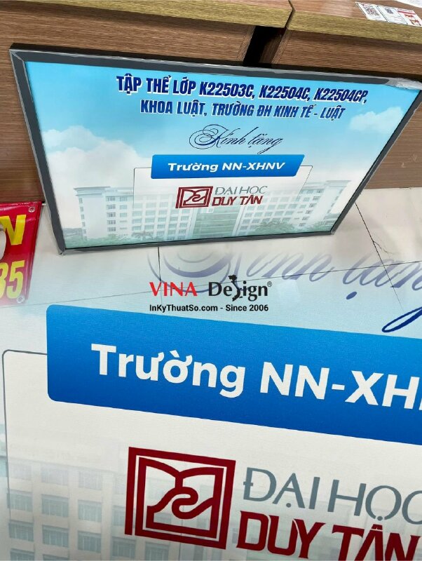 In tranh Canvas đóng khung gỗ viền đen làm quà tặng trường đại học - INKTS3595