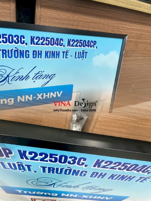 In tranh Canvas đóng khung gỗ viền đen làm quà tặng trường đại học - INKTS3595