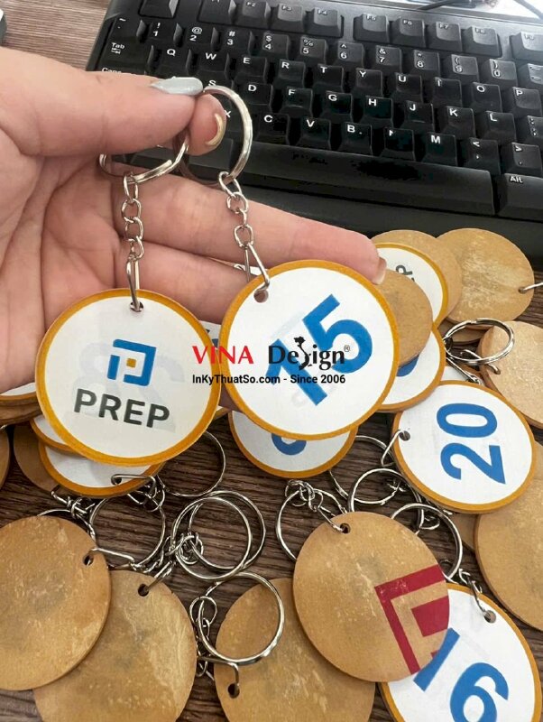 Làm móc khóa in hình theo yêu cầu, móc khóc tròn Mica trong in UV 2 mặt in, cắt CNC - INKTS3545