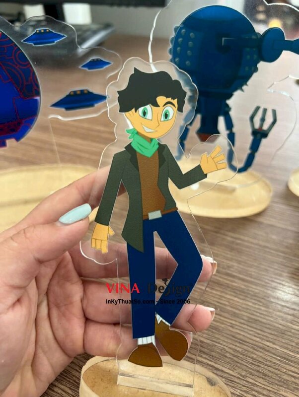 Làm standee Mica trong để bàn, cắt CNC tạo hình nhân vật, mô hình - INKTS3554