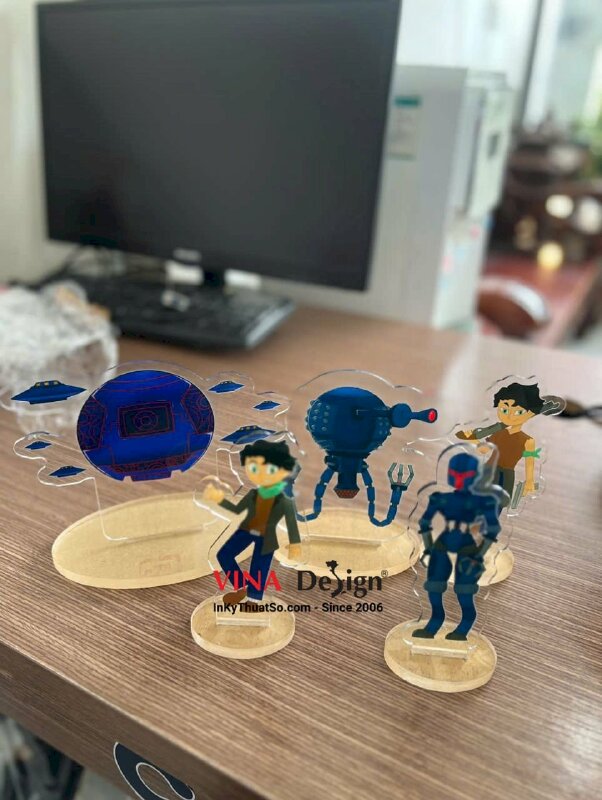 Làm standee Mica trong để bàn, cắt CNC tạo hình nhân vật, mô hình - INKTS3554
