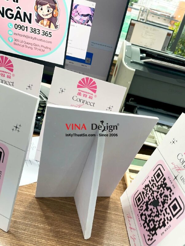 Standee bàn quét mã QRcode bảng khảo sát từ Formex 5li cắt hình chữ nhật - INKTS3576