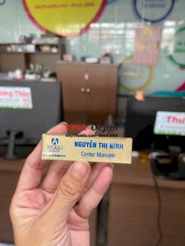 In bảng tên nhân viên trung tâm tiếng Anh, nhựa đổ keo, gắn nam châm - INKTS3616
