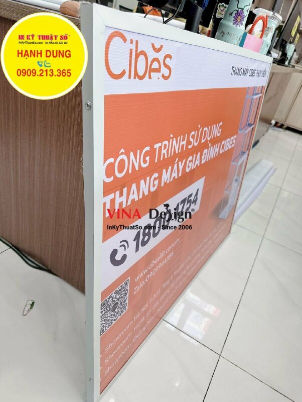 In biển bạt khung sắt giới thiệu sản phẩm treo tường văn phòng công ty, in bạt Hiflex 3.2zem - INKTS885