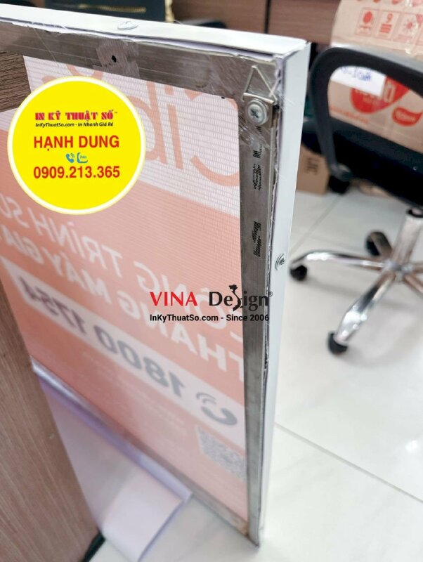 In biển bạt khung sắt giới thiệu sản phẩm treo tường văn phòng công ty, in bạt Hiflex 3.2zem - INKTS885