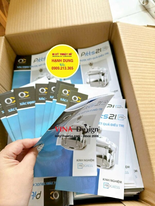 In Catologue thông tin sản phẩm Nha Khoa, catalogue khổ A5 đứng, bấm ghim giữa - INKTS3662