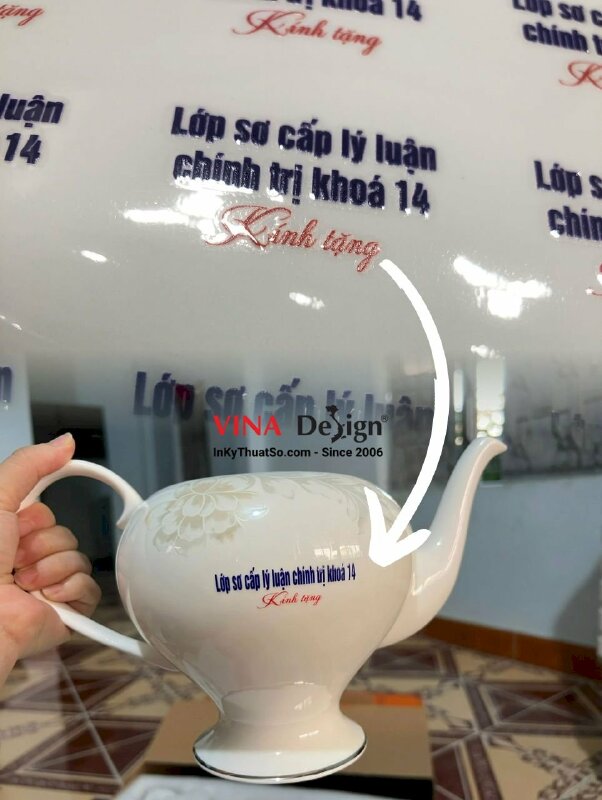 In Decal UV DTF tên lớp kính tặng dán lên bình trà gốm sứ làm quà tặng - INKTS728