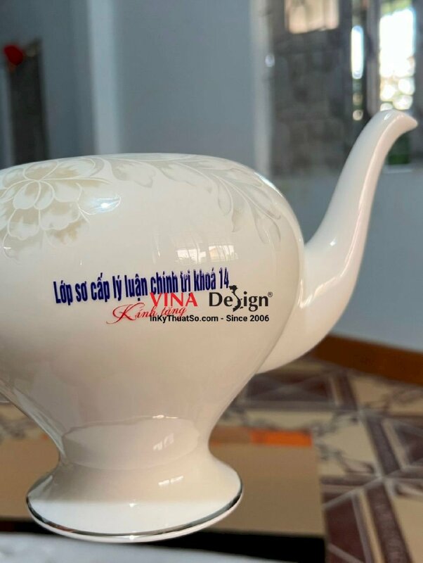 In Decal UV DTF tên lớp kính tặng dán lên bình trà gốm sứ làm quà tặng - INKTS728
