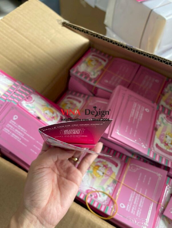 In Folder mini có tay gấp làm bao giấy đựng thẻ phòng khách sạn, ép kim tên hotel - INKTS3656