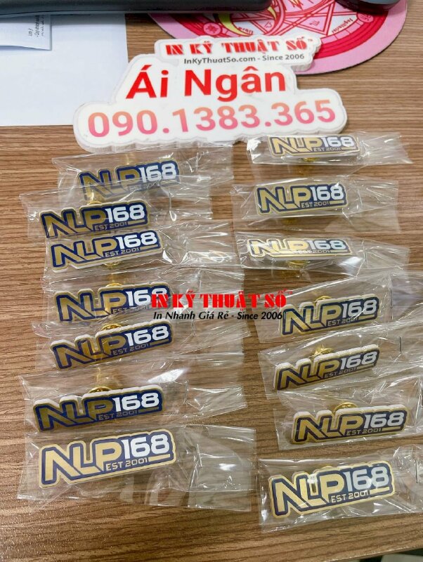 In huy hiệu kim loại ăn mòn làm bảng tên logo công ty cài áo - INKTS1909