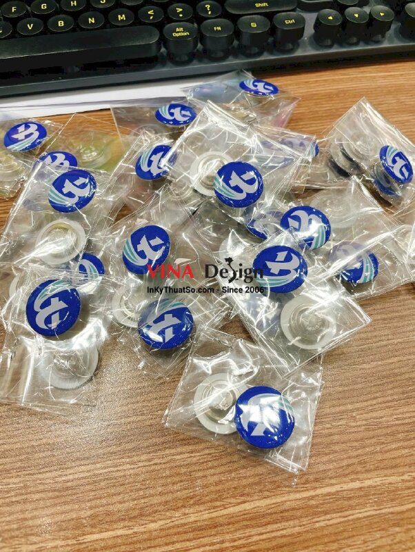 In Pin cài áo logo công ty, huy hiệu nhựa đổ keo cài áo gắn kim cài, in full tràn viền không lộ đế kim loại - INKTS3612