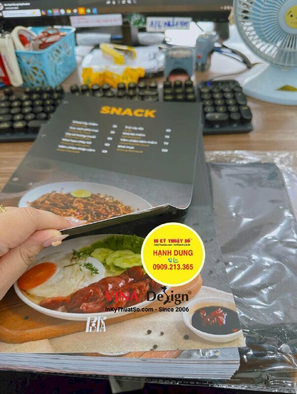 In ruột menu giấy bồi 2 lớp cứng cáp, cán mờ, dập lỗ khách về tự gắn vào bìa da - INKTS3647