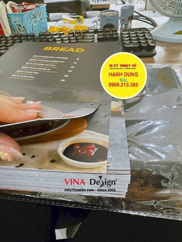 In ruột menu giấy bồi 2 lớp cứng cáp, cán mờ, dập lỗ khách về tự gắn vào bìa da - INKTS3647
