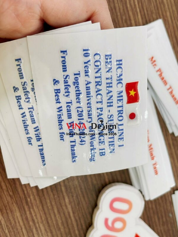 In tem UV DTF dán ly kỷ niệm 10 Year Anniversary of Working Together & Tên người nhận - INKTS1130